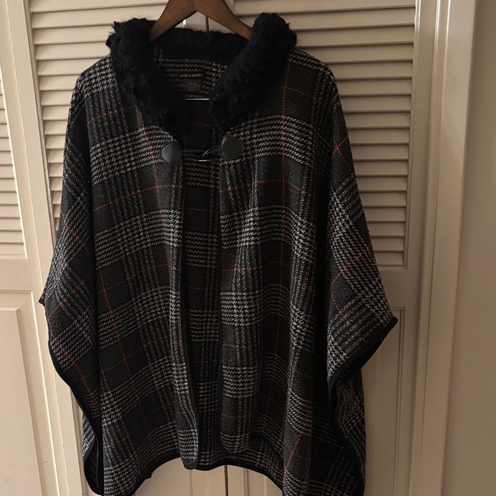 Black Plaid Cape with Faux Fur Collar OS Holiday Festive Winter Layering